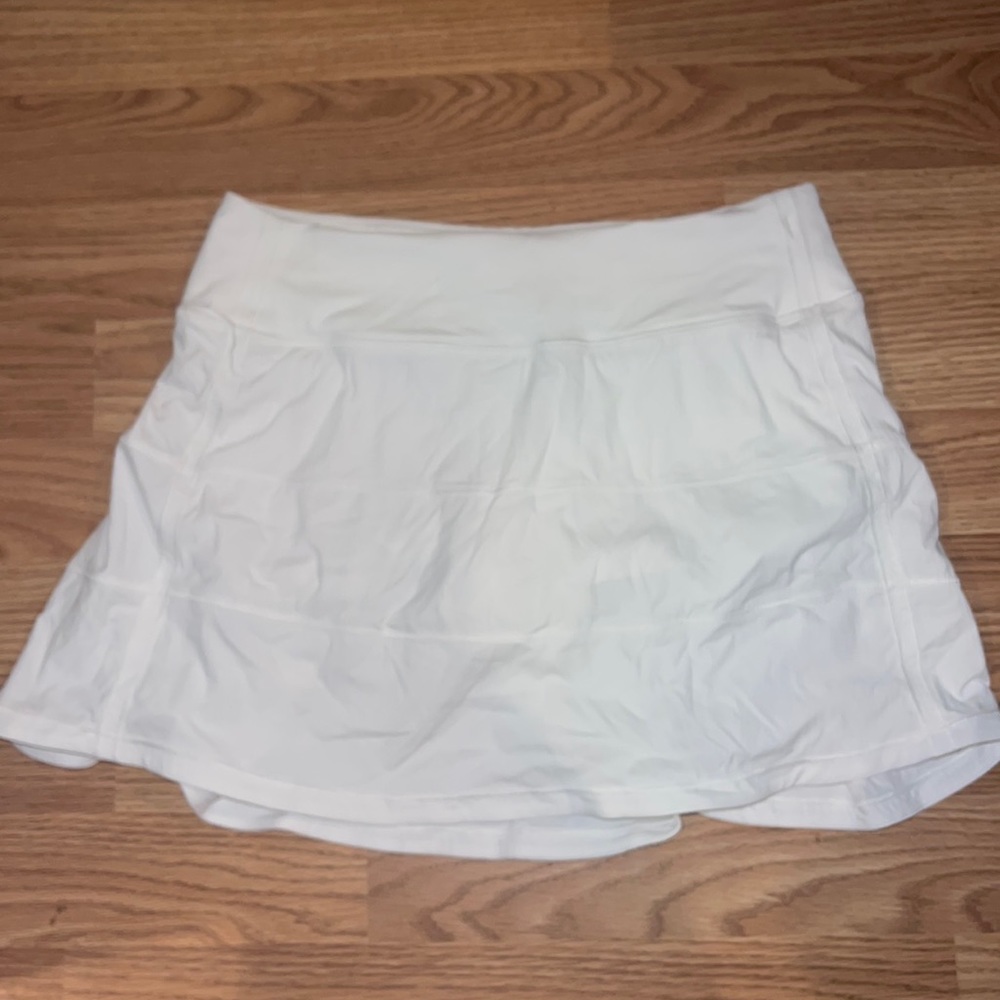 White Lulu lemon skirt
